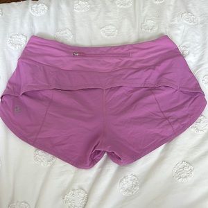 Great condition lulu shorts!